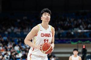 不太行！余嘉豪3中1得6分5板 防守端移动太慢成最大短板