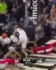 卧槽！！这不只是恶犯了，这是犯罪啊！NCAA暴力犯规引发冲突